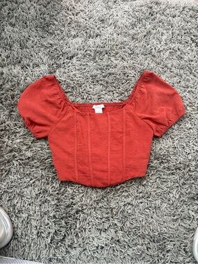 Square-Neck Puff Sleeve Crop Top in Rust Red